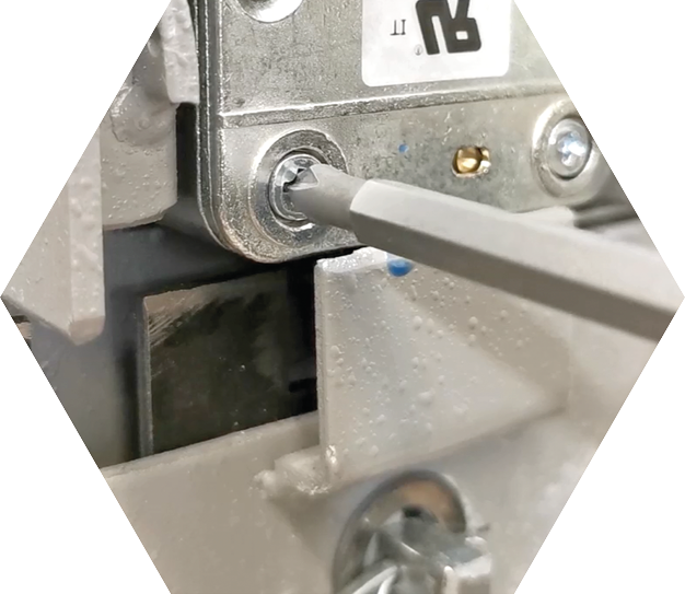 Wartung von Sicherheitssystemen, Systemwartung, Wartung von Sicherheitsanlagen, Tresor warten, Tresorschloss warten, Maintenance Wartung Schloss, Tresorschloss retrofit, Alarmanlage warten